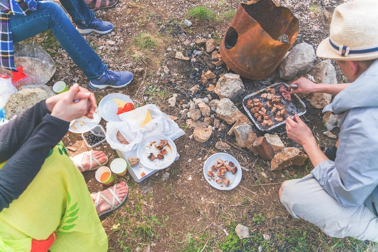 Hunting Rasa: Menemukan Makanan Khas Lembang di Sekitar Tenda